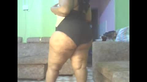 Snapshot of goddessebon chatting on 02-18-25, 12:39 shasha big online show from 02-18-25, 12:39