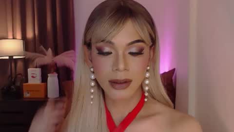 Snapshot of goddessmichaella chatting on 12-21-24, 03:09 Michaella online show from 12-21-24, 03:09