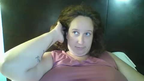 Snapshot of goddessmilfcrysyal chatting on 04-21-26, 12:34 Crystal online show from 04-21-26, 12:34