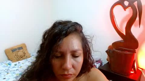 Snapshot of goddessnahi chatting on 12-13-24, 01:04 Naih Reyes online show from 12-13-24, 01:04