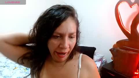 Snapshot of goddessnahi chatting on 12-15-24, 10:50 Naih Reyes online show from 12-15-24, 10:50