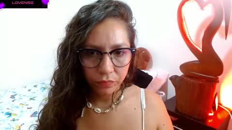 Snapshot of goddessnahi chatting on 12-22-24, 05:23 Naih Reyes online show from 12-22-24, 05:23
