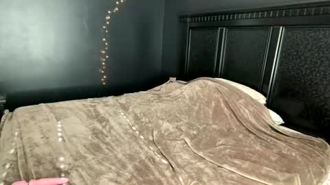 Snapshot of goddessquinncy chatting on 07-09-26, 12:15 goddessquinncy online show from 07-09-26, 12:15