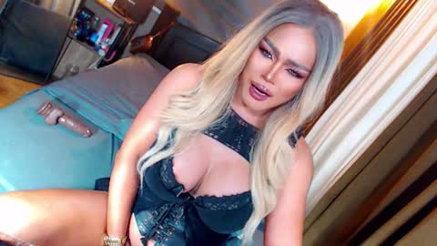 Miss Anna online show from 09-10-25, 05:18