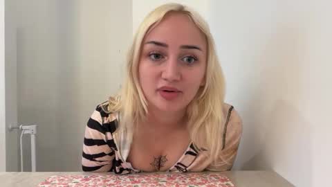 goddesstrina4 online show from 04-24-26, 08:06