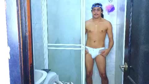 Snapshot of godiegogoxxx chatting on 07-05-26, 08:38 Diego online show from 07-05-26, 08:38