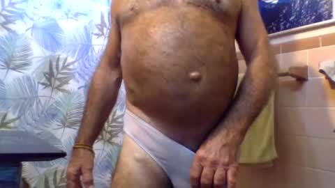 Snapshot of gojo885 chatting on 06-16-26, 01:47 gojo885 online show from 06-16-26, 01:47