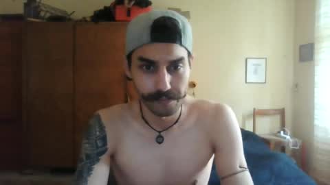 Snapshot of golck25 chatting on 07-19-26, 08:18 golck25 online show from 07-19-26, 08:18