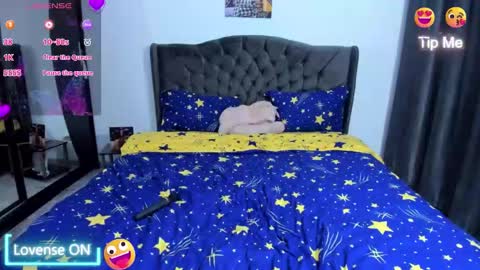 Nicole.. online show from 12-18-25, 05:46