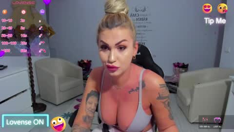 Nicole.. online show from 04-01-26, 02:56