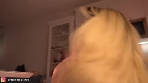 Snapshot of golden_alinee chatting on 02-23-25, 09:59 Aline meow online show from 02-23-25, 09:59