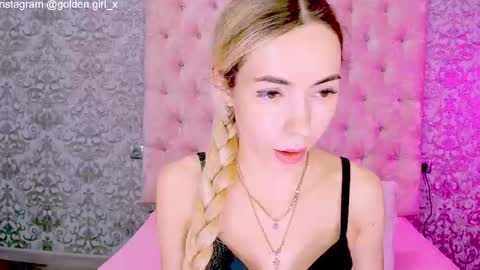golden girl   online show from 10-18-25, 01:52
