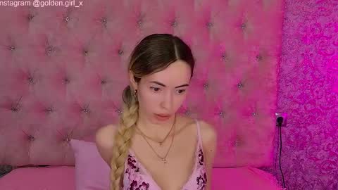 Snapshot of golden_girl__ chatting on 02-25-26, 02:10 golden girl online show from 02-25-26, 02:10