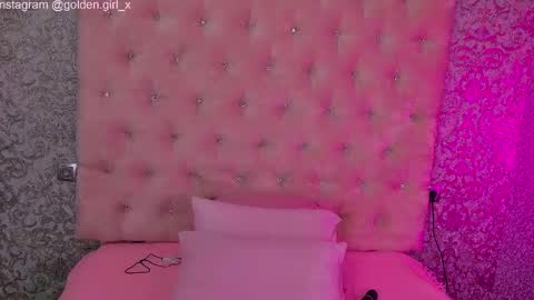Snapshot of golden_girl__ chatting on 02-27-26, 02:00 golden girl online show from 02-27-26, 02:00