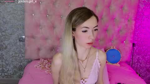 Snapshot of golden_girl__ chatting on 04-14-26, 01:55 golden girl online show from 04-14-26, 01:55