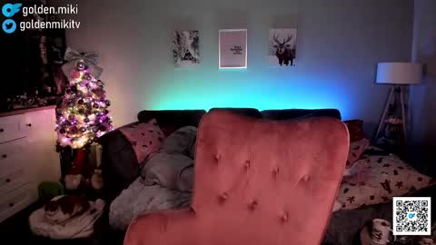 Snapshot of golden_miki chatting on 12-29-24, 01:13 Shy in the streets but a freak in the sheets online show from 12-29-24, 01:13