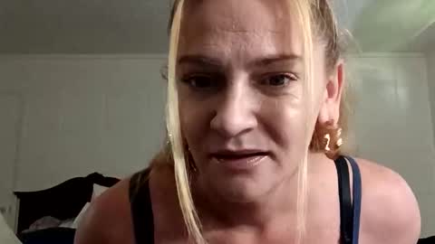 Snapshot of goldendoll1704 chatting on 06-02-26, 04:31 goldendoll1704 online show from 06-02-26, 04:31