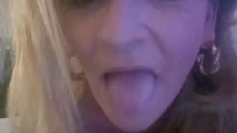 Snapshot of goldendoll1704 chatting on 06-22-26, 03:25 goldendoll1704 online show from 06-22-26, 03:25