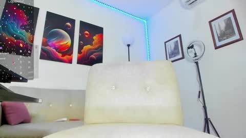 May smith online show from 02-11-25, 06:19