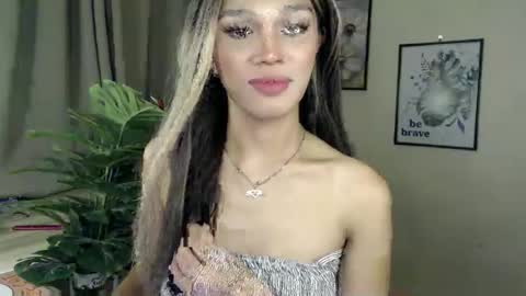 Lily is Gold online show from 03-04-26, 06:58