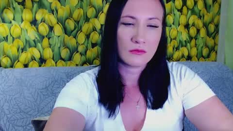 Snapshot of goldmoonn chatting on 07-23-26, 06:39 goldmoonn online show from 07-23-26, 06:39