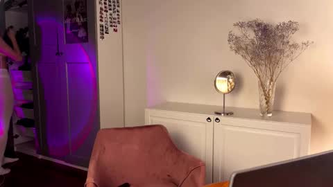 Snapshot of goldydee chatting on 11-11-25, 07:25 Dee online show from 11-11-25, 07:25