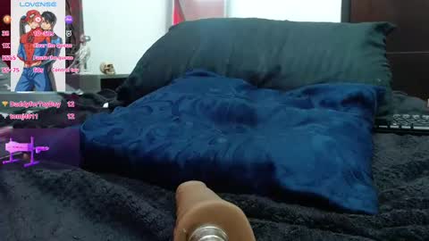 Snapshot of gomita_angel chatting on 01-10-25, 01:10 angel online show from 01-10-25, 01:10