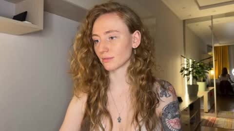 Polly online show from 11-16-25, 01:39