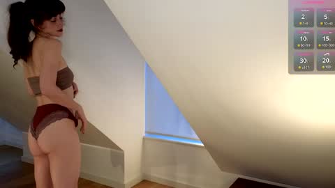 Snapshot of good_girl_gracie chatting on 01-10-25, 02:34 Gracie online show from 01-10-25, 02:34