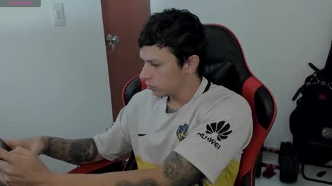 Snapshot of goodboy69i chatting on 09-25-25, 11:47 goodboy69i online show from 09-25-25, 11:47