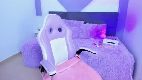 Snapshot of goodess_brunette chatting on 02-13-26, 10:33 Katty online show from 02-13-26, 10:33