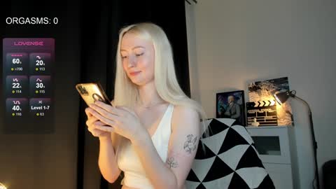 SOPHIE online show from 12-14-24, 08:18