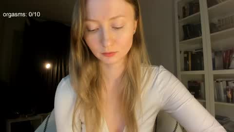SOPHIE online show from 05-18-26, 07:41