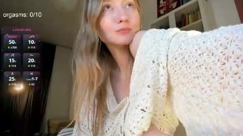 Snapshot of goodg_oddamn chatting on 07-14-26, 05:40 SOPHIE online show from 07-14-26, 05:40