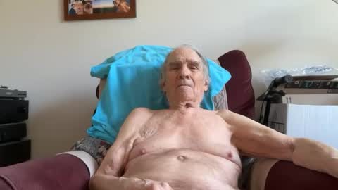 Sweet old guy online show from 05-31-26, 07:48