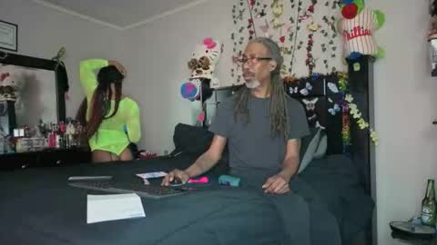 GoodieTimes1 Mrs. Bonnie  Mr. Clyde online show from 04-26-26, 08:23