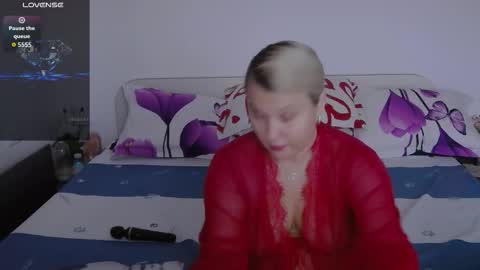 Snapshot of goodluckangel chatting on 11-04-25, 07:29 Elysa online show from 11-04-25, 07:29