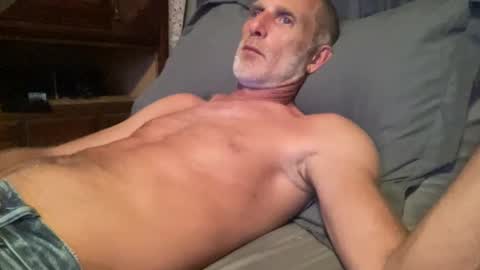 Snapshot of goodwoodguy420 chatting on 06-11-26, 02:53 goodwoodguy420 online show from 06-11-26, 02:53