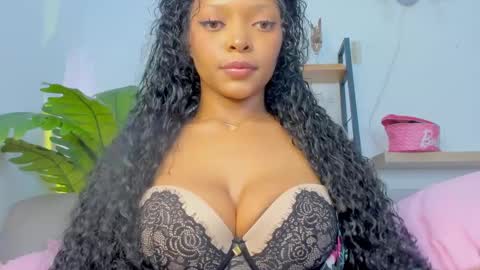 Snapshot of goofyshygirl1 chatting on 02-21-25, 02:06 Dominique online show from 02-21-25, 02:06