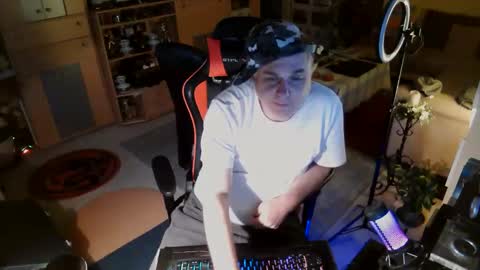 google5001 online show from 11-16-25, 06:52