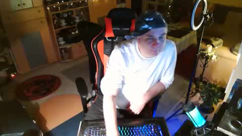 google5001 online show from 12-21-25, 06:59