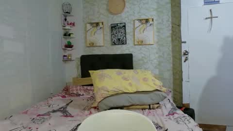 geneviev online show from 04-07-26, 04:51