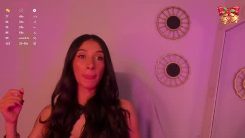 Snapshot of gorgeous_brunette chatting on 12-14-24, 07:40 Rose online show from 12-14-24, 07:40