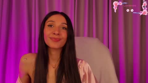 Snapshot of gorgeous_brunette chatting on 02-03-25, 01:51 Rose online show from 02-03-25, 01:51
