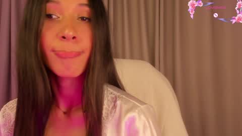 Snapshot of gorgeous_brunette chatting on 02-07-25, 08:20 Rose online show from 02-07-25, 08:20