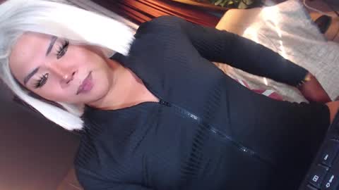 Samantha online show from 04-14-26, 06:52