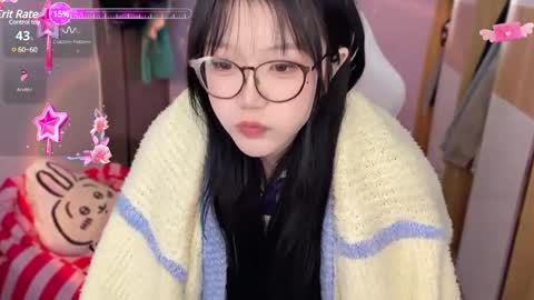 gorgeous girl33 online show from 12-12-24, 11:47