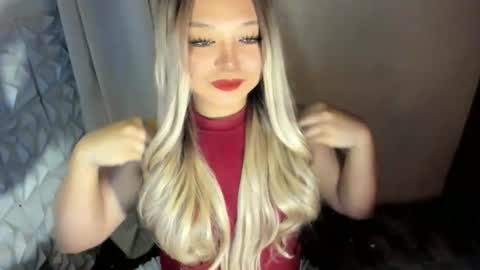 Snapshot of gorgeousamandarose chatting on 05-23-26, 06:18 Amanda rose online show from 05-23-26, 06:18