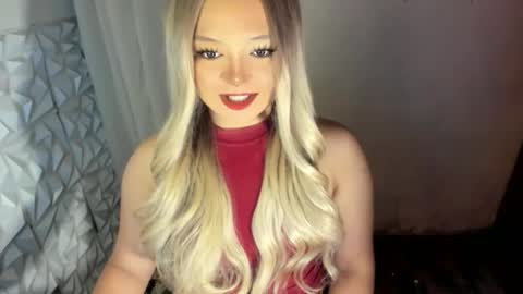 Snapshot of gorgeousamandarose chatting on 05-24-26, 06:18 Amanda rose online show from 05-24-26, 06:18