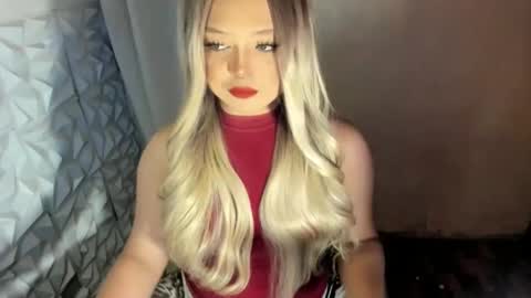 Snapshot of gorgeousamandarose chatting on 06-03-26, 01:46 Amanda rose online show from 06-03-26, 01:46